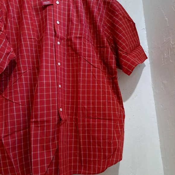 Arrow|  Red Checkered Men's button up collared short sleeved Shirt - Picture 4 of 8